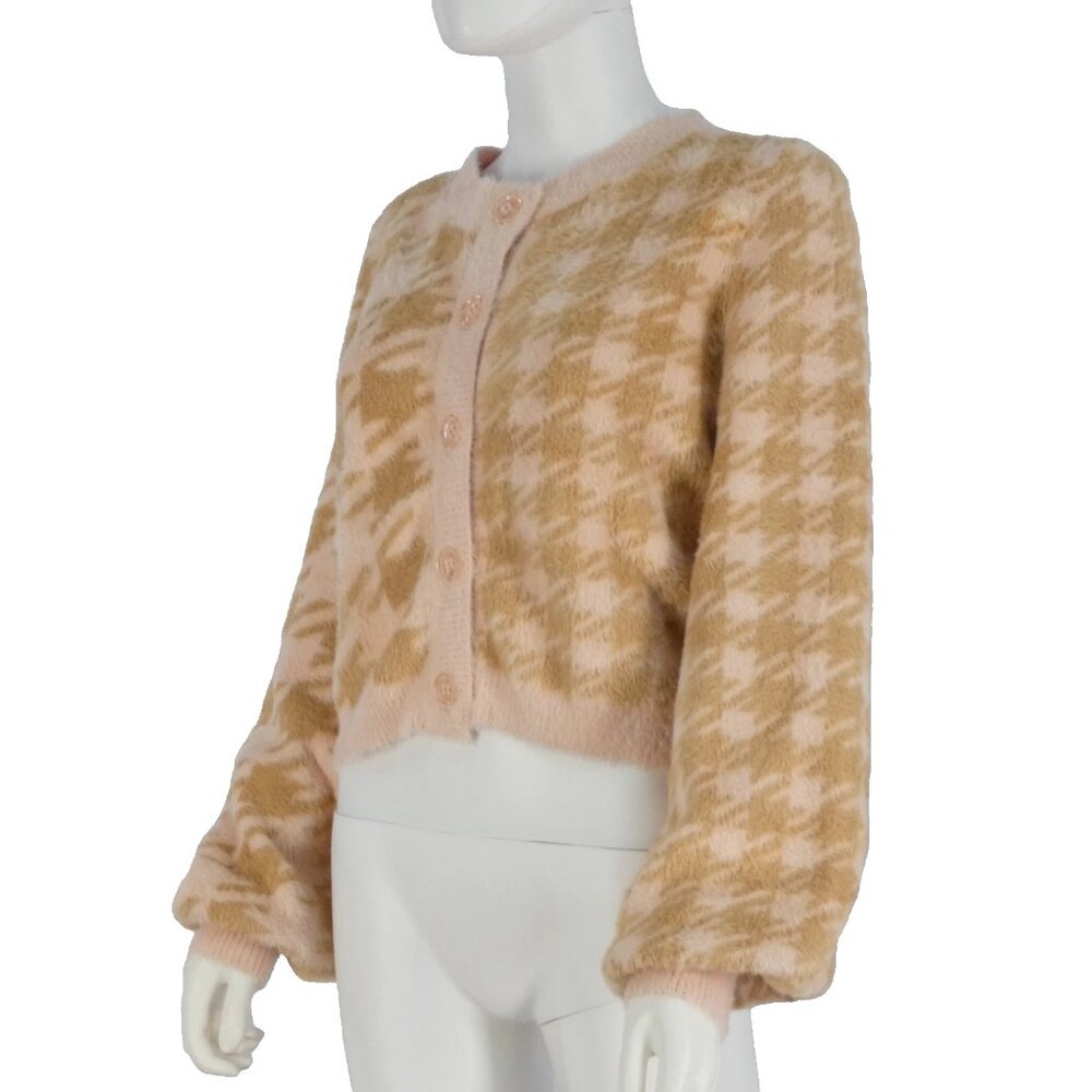 Cardigan in love with lemon. Light brown woolen coat.